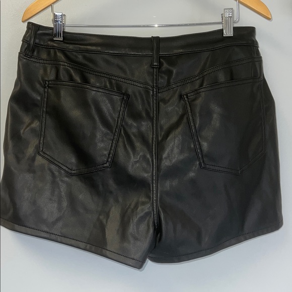 Celebrity Pink Black Faux Leather Skort Pockets Sz XXL - Picture 5 of 8